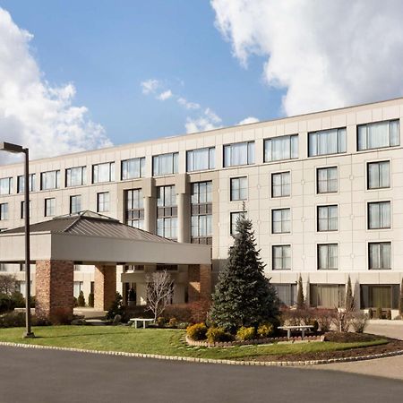 Embassy Suites By Hilton Piscataway Somerset Exterior foto